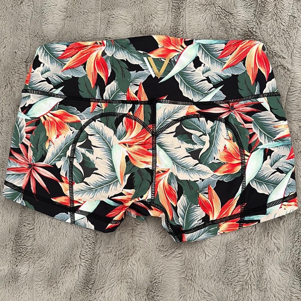 Vull Sport Birds of Paradise Champion Shorts Size Small